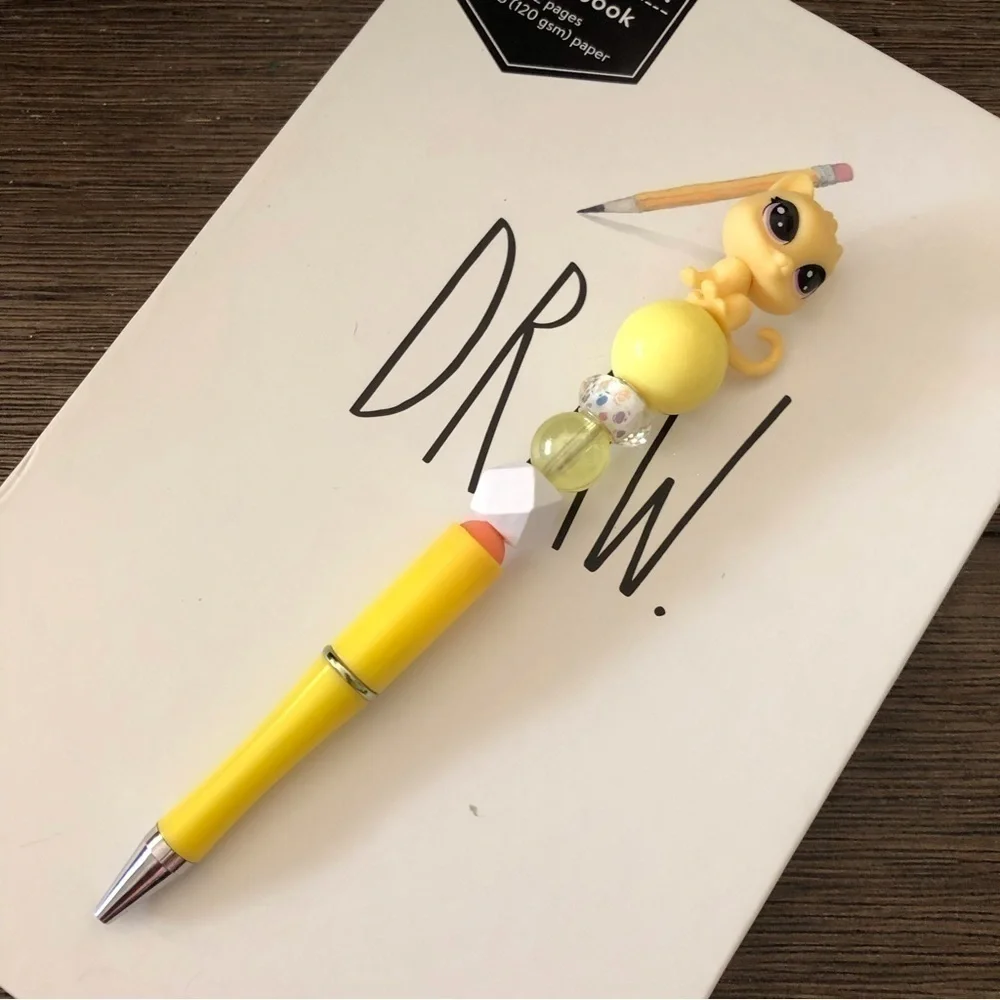 The Littlest Pet Shop: Cat handmade beaded pen